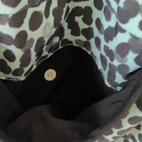 Lululemon Spring Break Away Shorts Ace Spot Tranquil Blue/Black size 12 - Picture 4 of 4